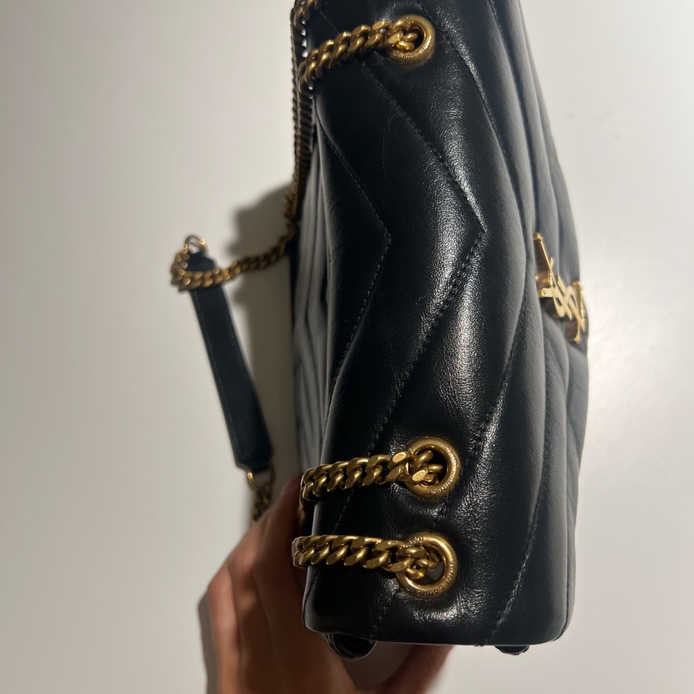 Saint Laurent - Loulou Small Leather Shoulder Bag - Black - Picture 2 of 15